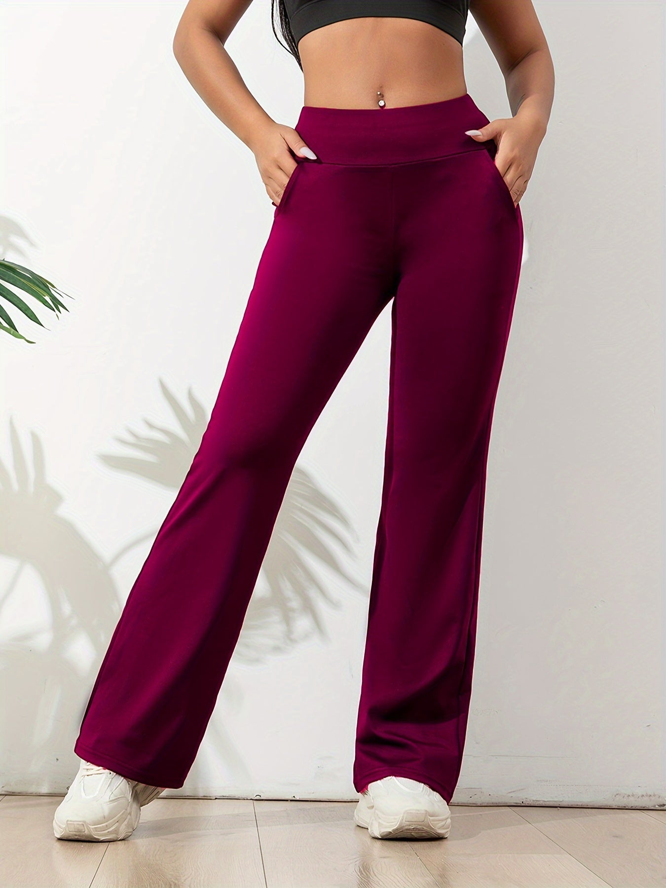 Flared broek met hoge taille en wijde pijpen in bordeauxrood