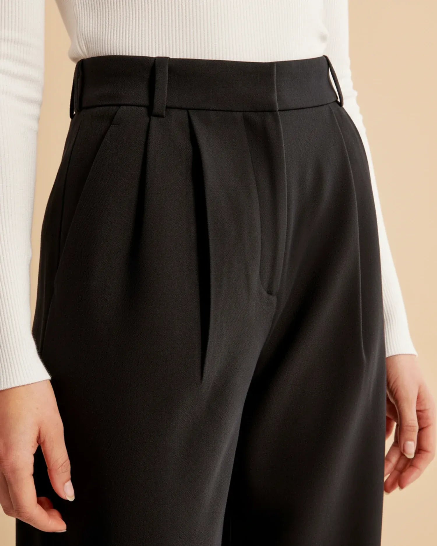 Wide-leg pantalon met hoge taille en subtiele plooien