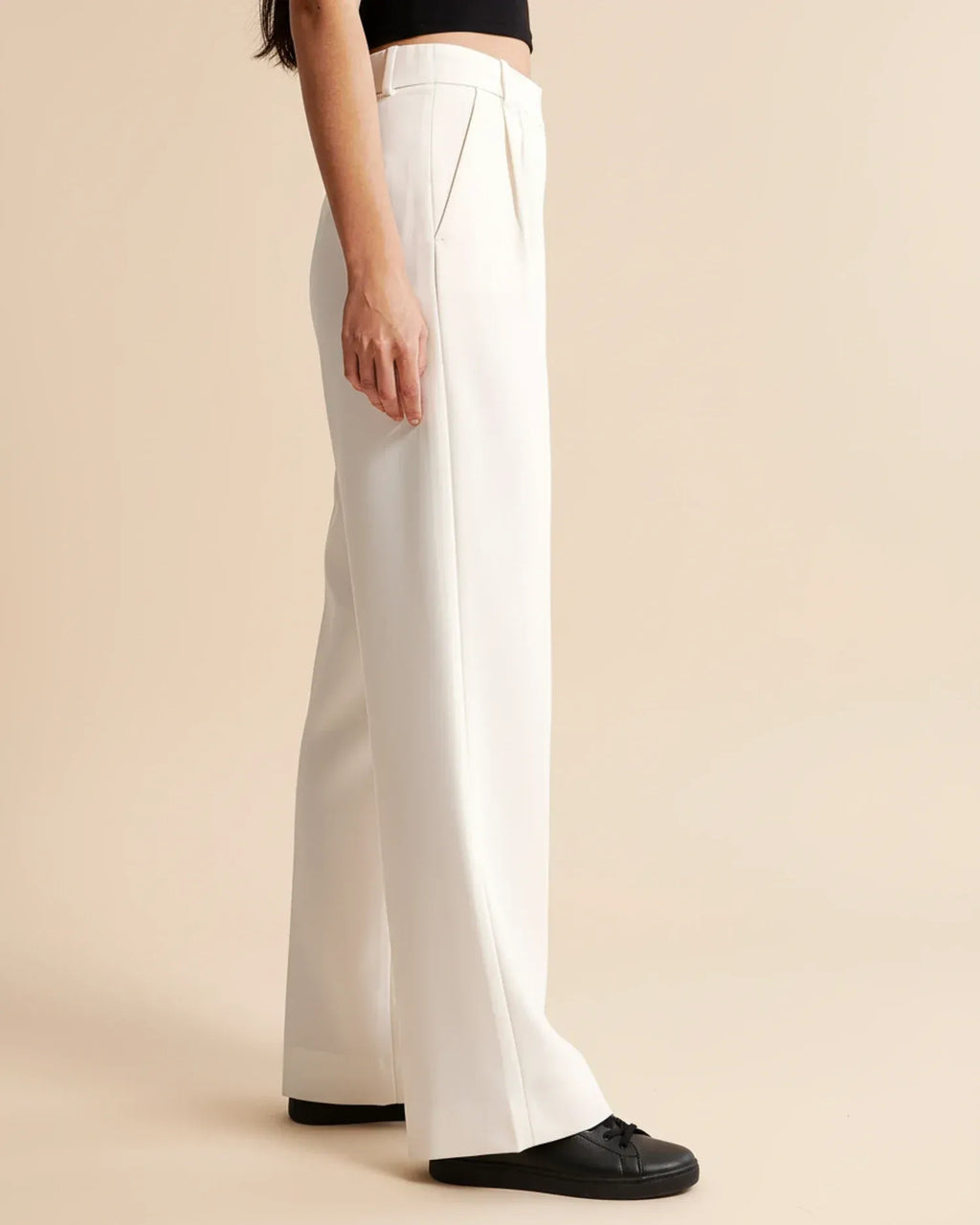 Wide-leg pantalon met hoge taille en subtiele plooien