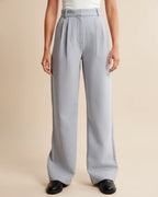 Wide-leg pantalon met hoge taille en subtiele plooien in licht grijs