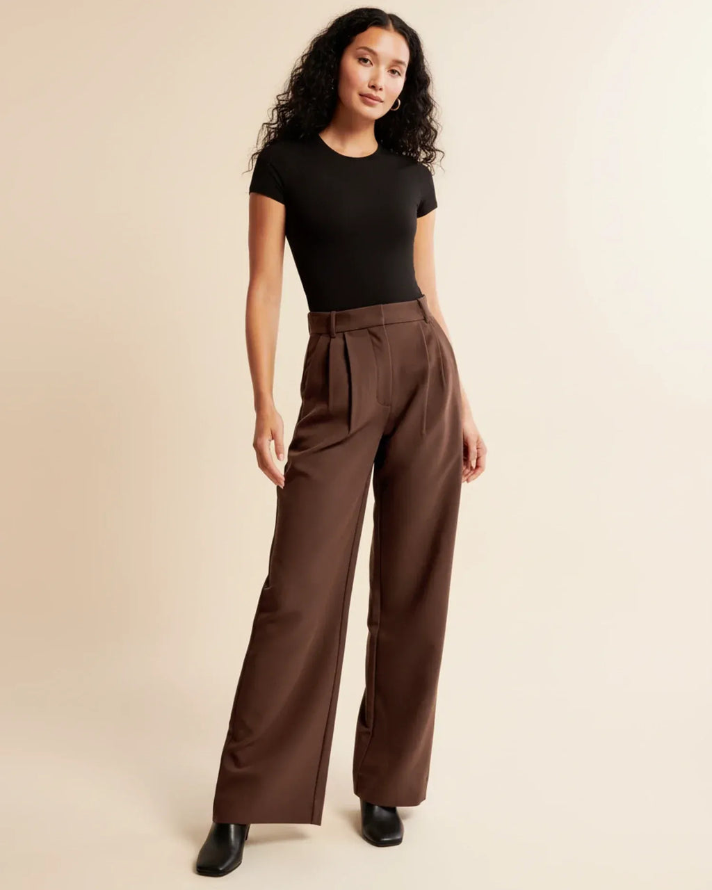 Wide-leg pantalon met hoge taille en subtiele plooien