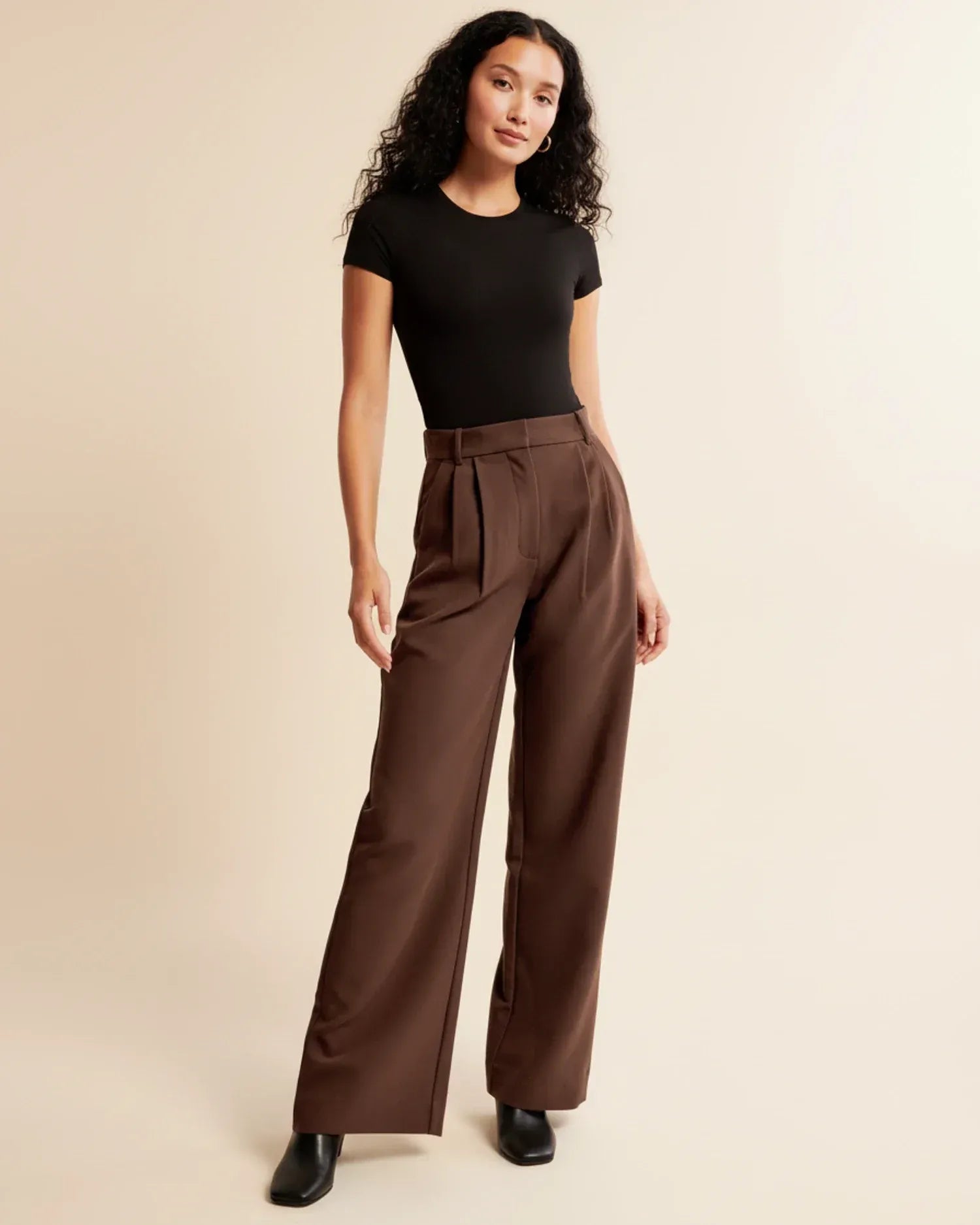 Wide-leg pantalon met hoge taille en subtiele plooien