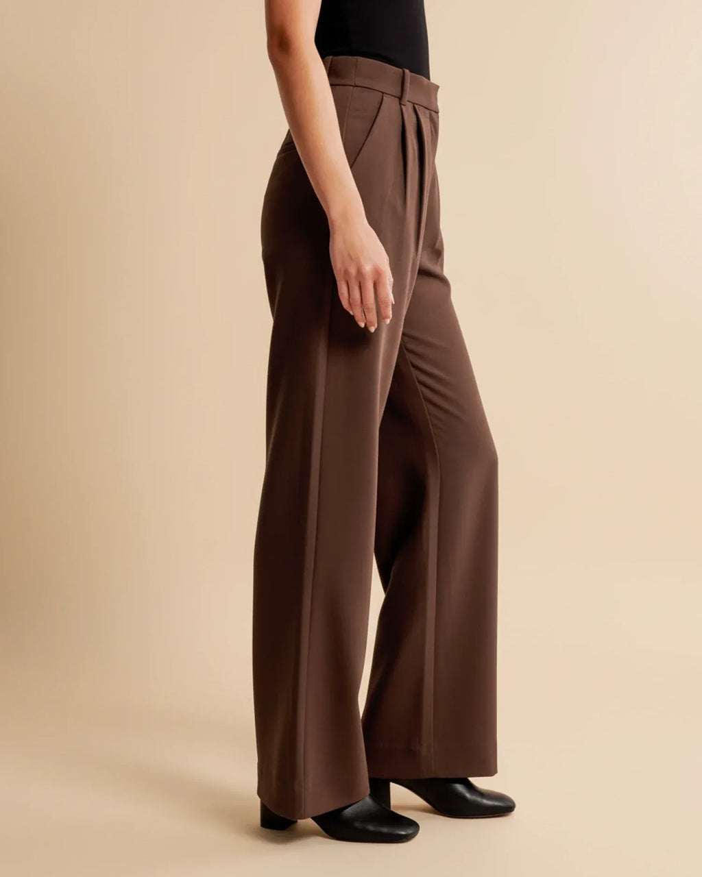 Wide-leg pantalon met hoge taille en subtiele plooien