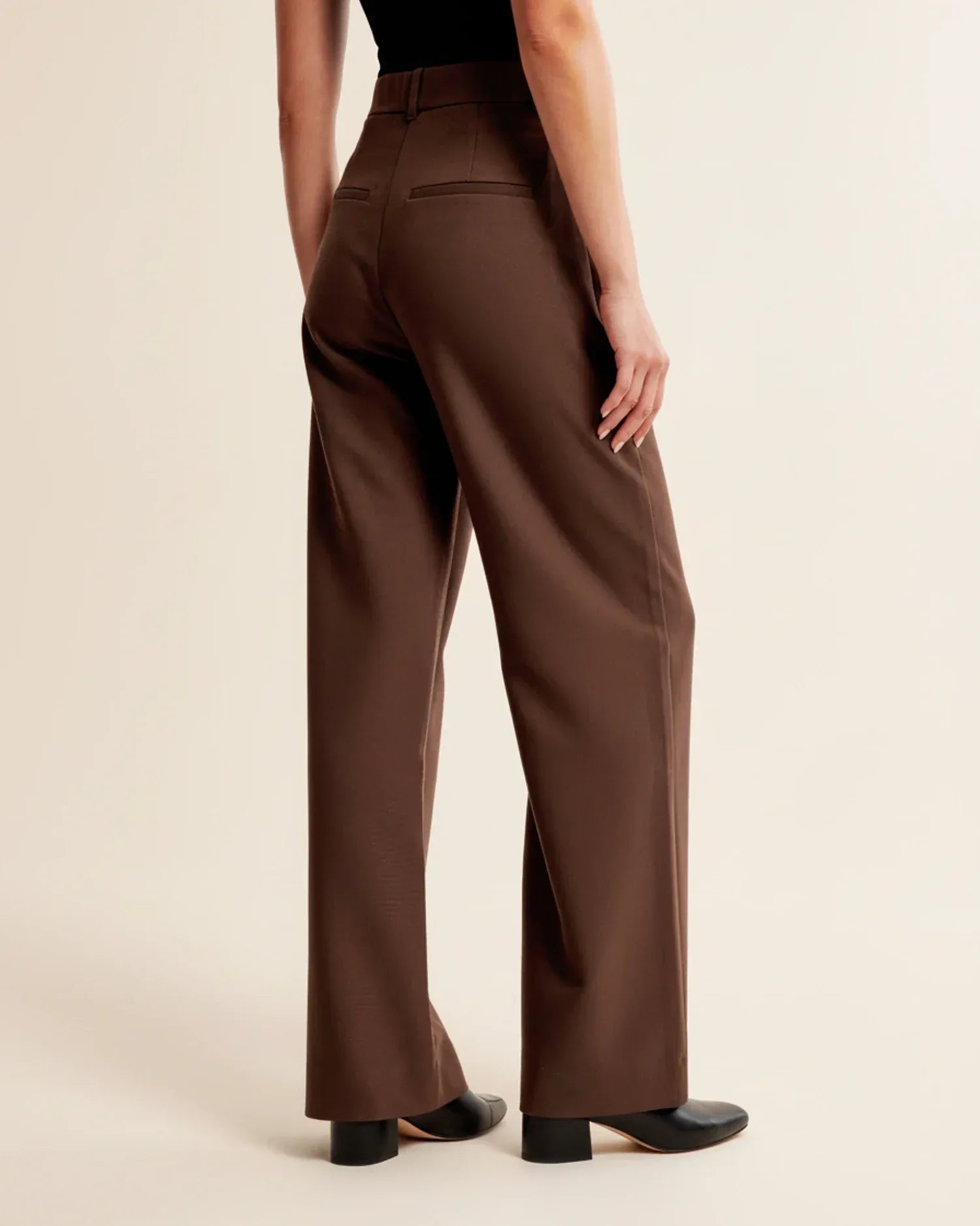 Wide-leg pantalon met hoge taille en subtiele plooien