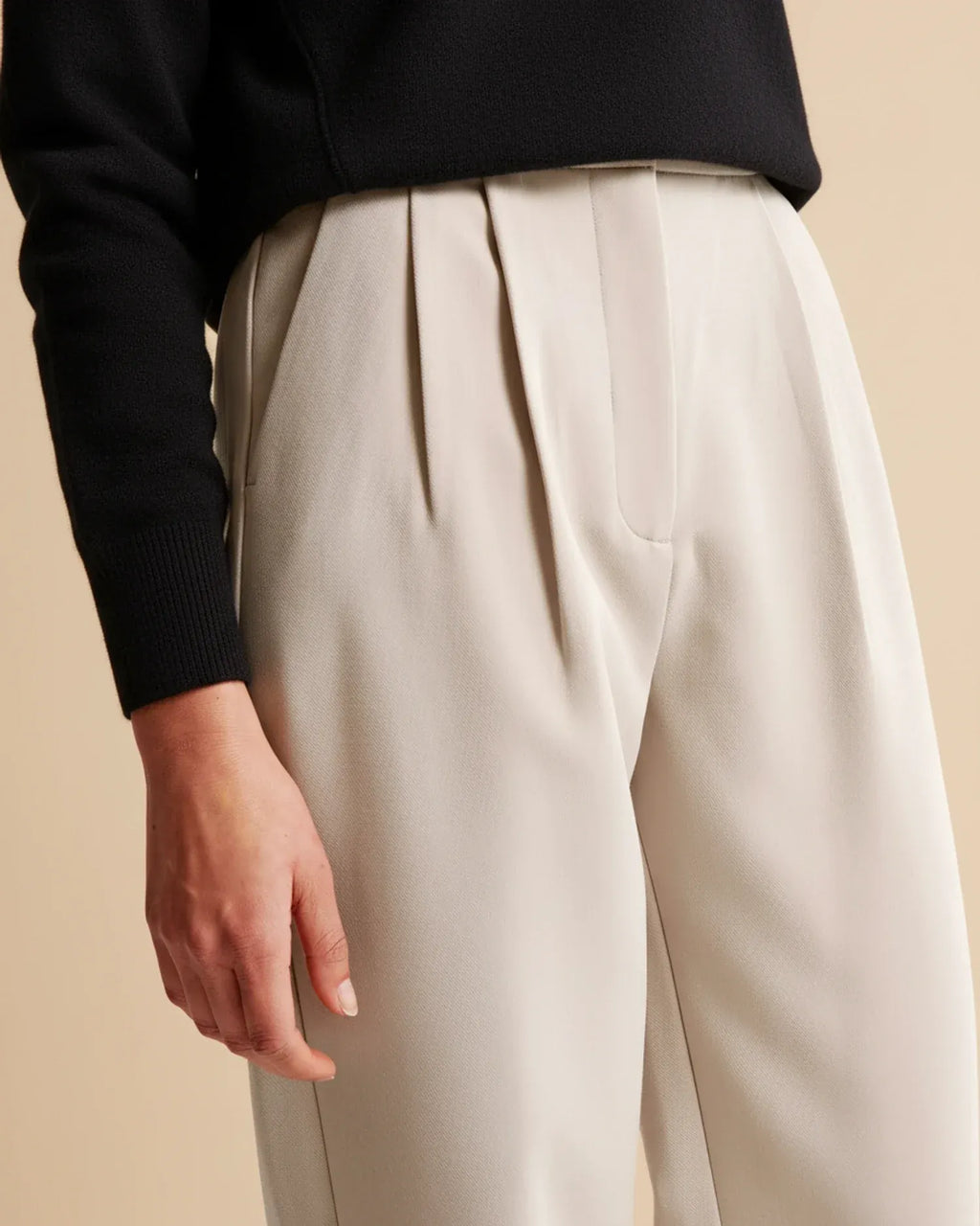 Wide-leg pantalon met hoge taille en subtiele plooien