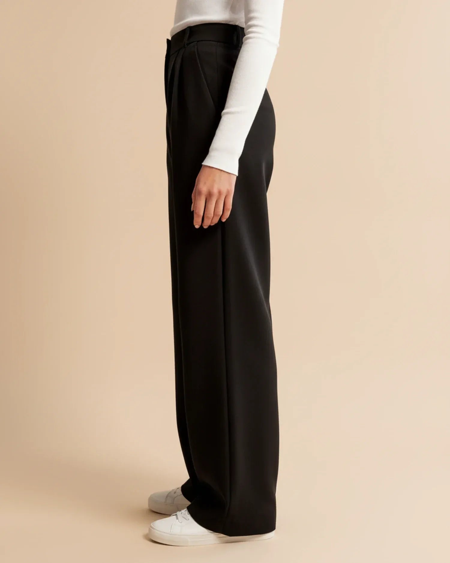 Wide-leg pantalon met hoge taille en subtiele plooien