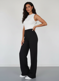 Rechte pantalon met hoge taille en soepele val in zwart