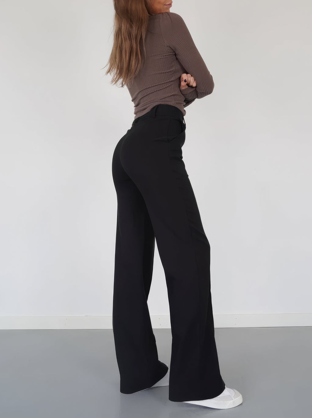 Rechte pantalon met hoge taille en soepele val