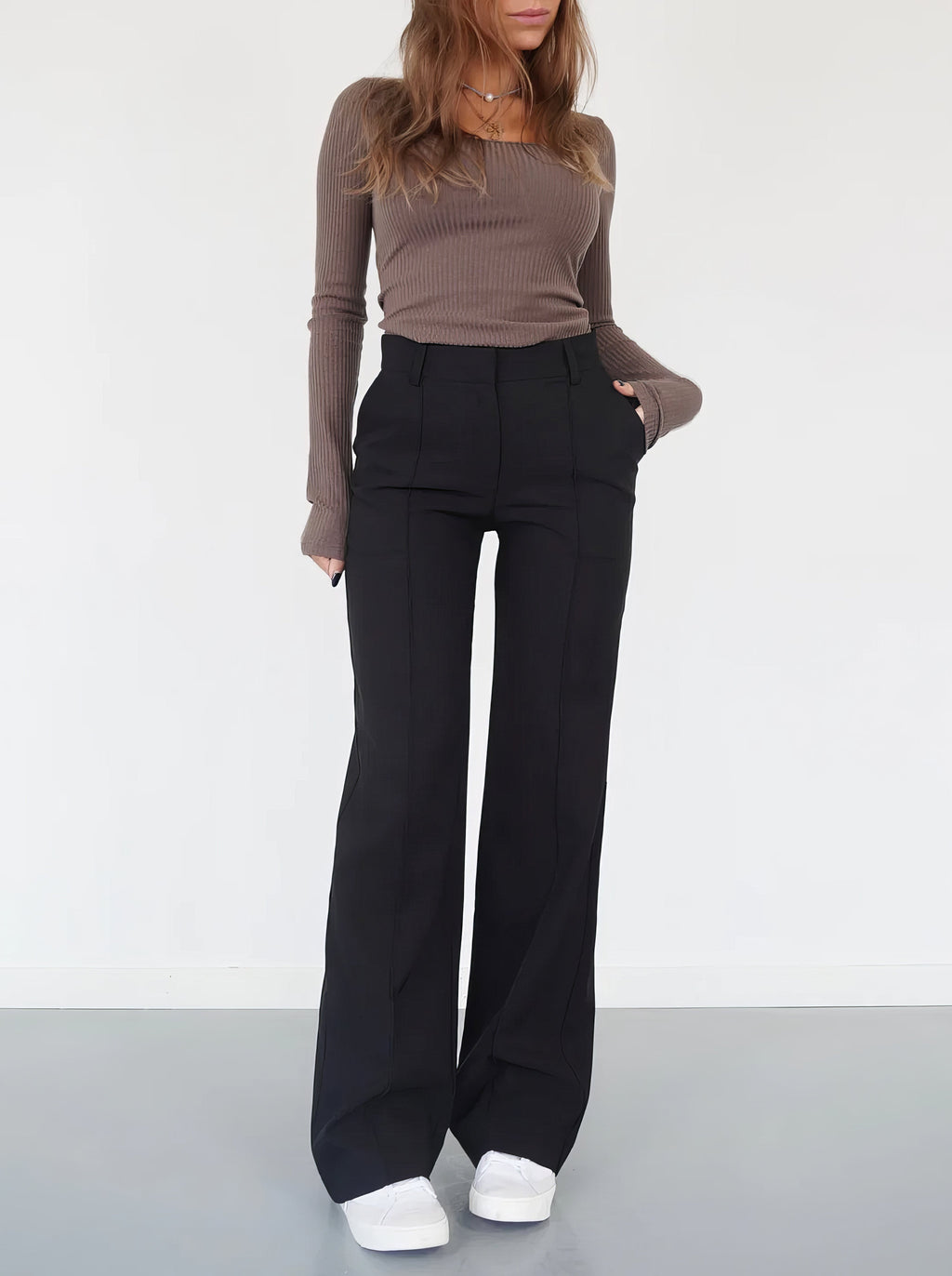 Rechte pantalon met hoge taille en soepele val