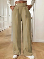 Pantalon met hoge taille en decoratieve knoopdetails