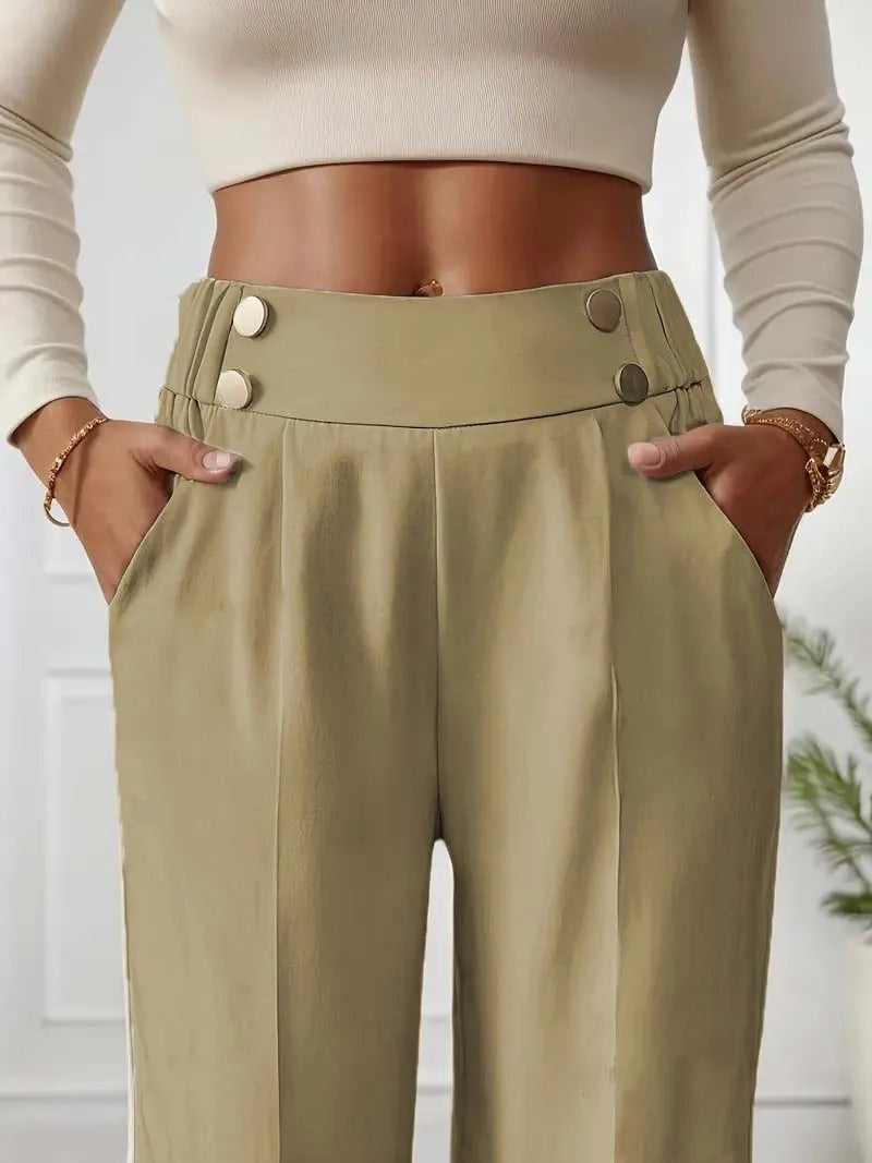 Pantalon met hoge taille en decoratieve knoopdetails