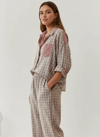 Ademende pyjama set met relaxte pasvorm voor dames in roze