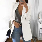 Blazer met soepele pasvorm en verzorgde afwerking in wit