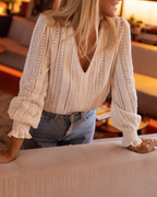 Blouse met kant en V-hals