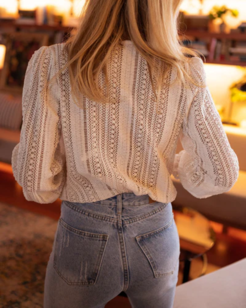Blouse met kant en V-hals