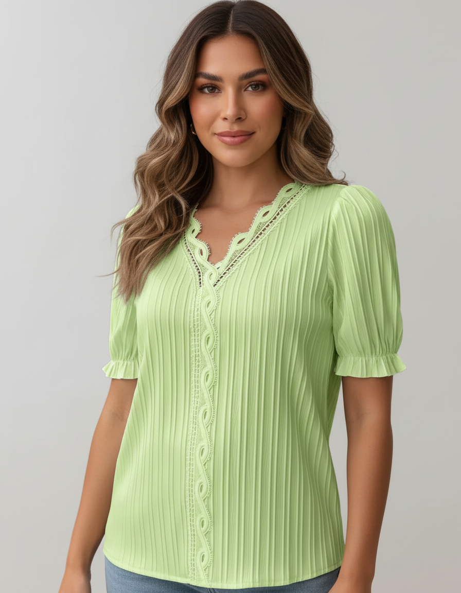 Blouse met kanten V-hals en plisséstructuur in groen