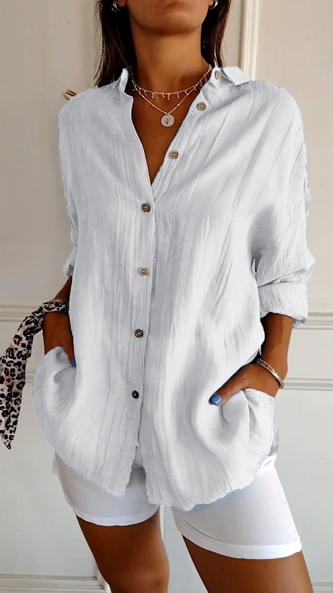 Luchtige blouse met knoopsluiting en kraag in wit