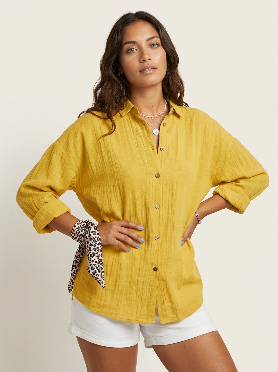 Luchtige blouse met knoopsluiting en kraag in geel