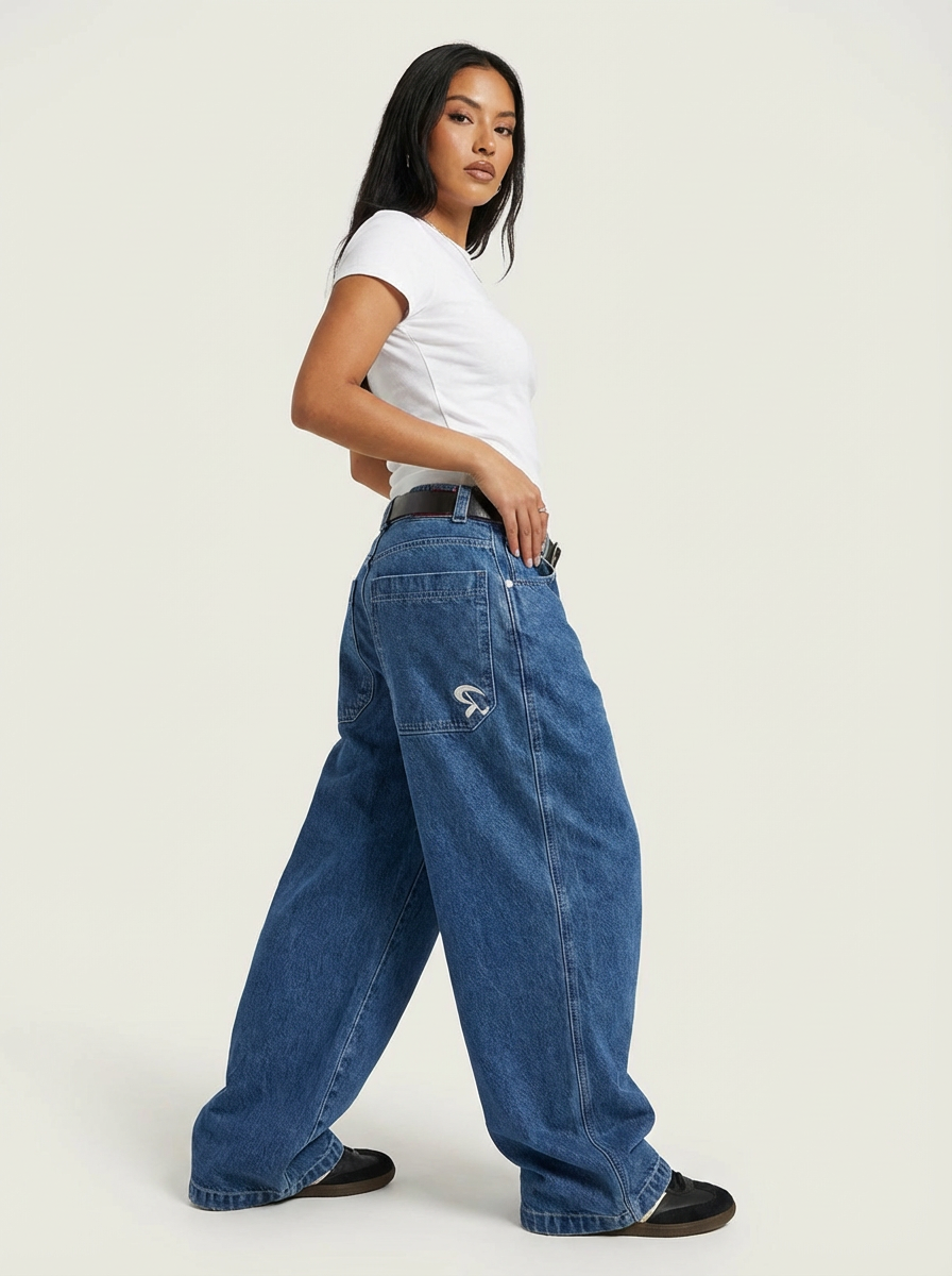 Boyfriend jeans met borduurdetail op de achterzak voor dames