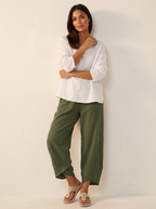 Broek met losvallende pijpen en elastische taille in groen
