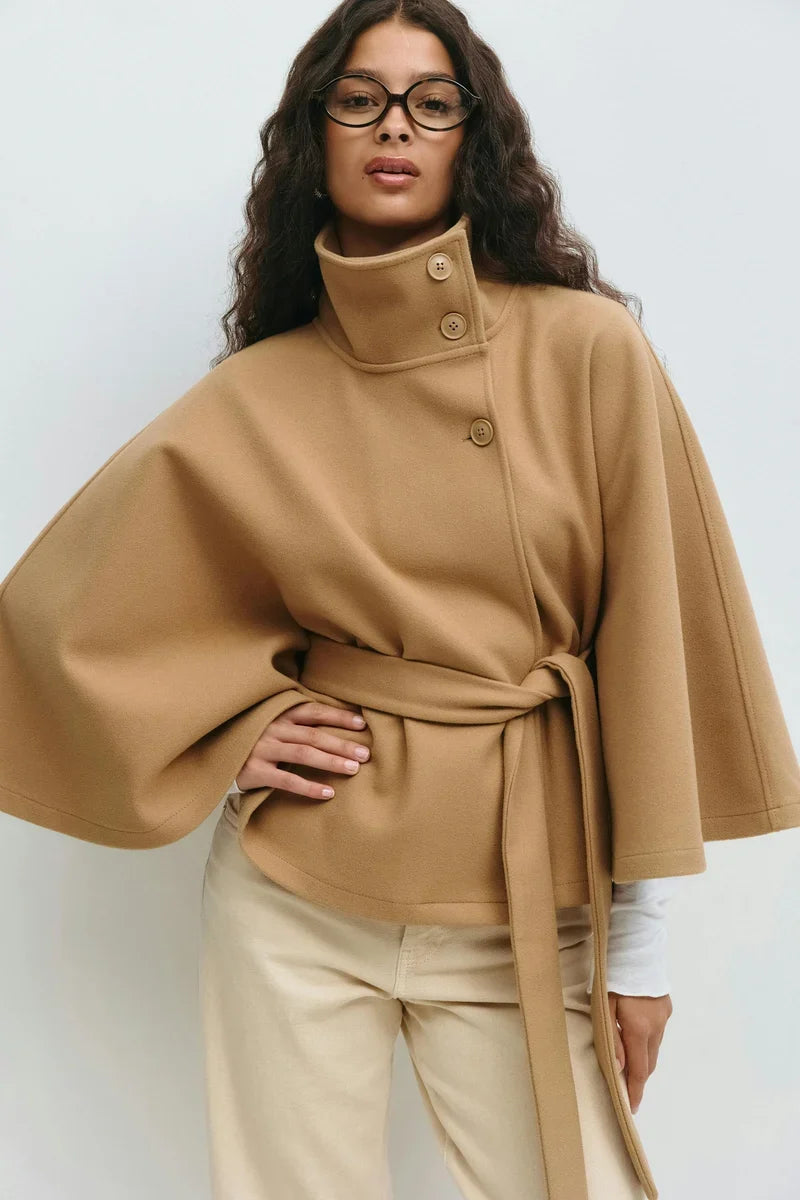 Cape jas met hoge kraag en ceintuur in de taille voor dames