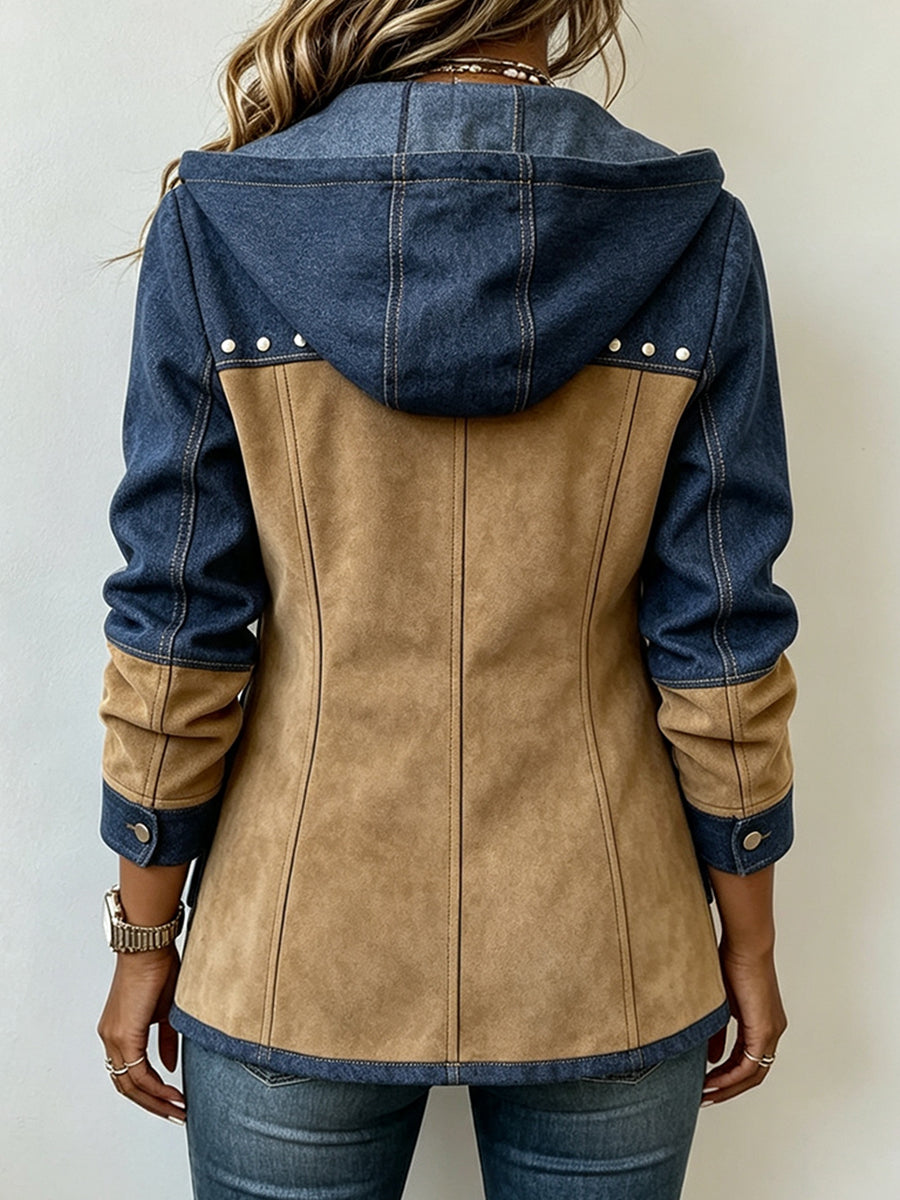 Capuchonjack met kleurblokpanelen en klepzakken voor dames in marineblauw en camel