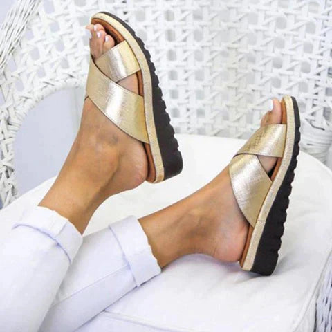 Comfortabele metallic slippers