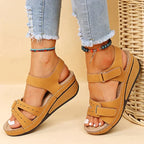 Comfortsandalen met verstelbare bandjes in bruin
