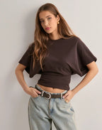 Cropped top met ronde hals en soepele mouwen in bruin