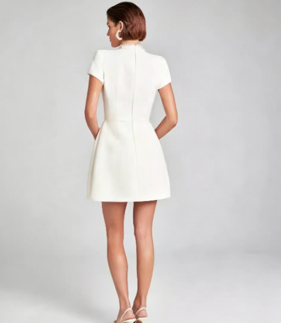 Elegante mini jurk met korte mouwen