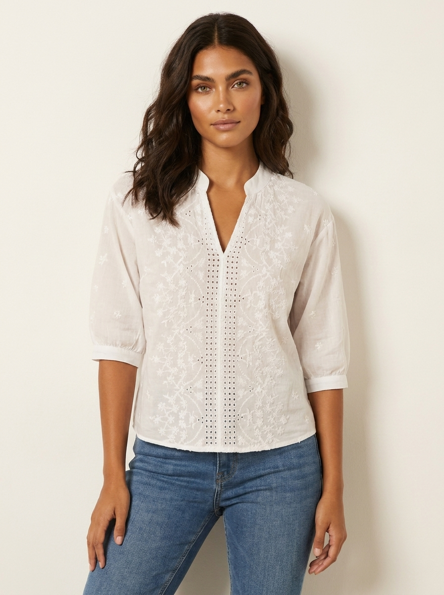 Geborduurde blouse met V-hals en opstaande kraag