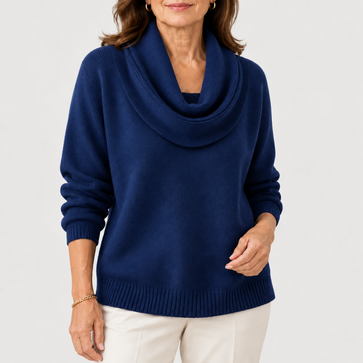 Gebreide trui met waterval hals en ruime pasvorm voor dames in marineblauw