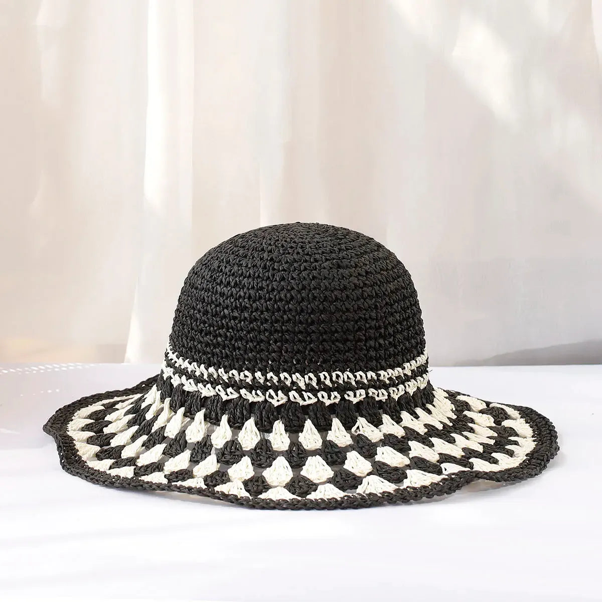 Gehaakte hoed met boho detail voor dames in zwart