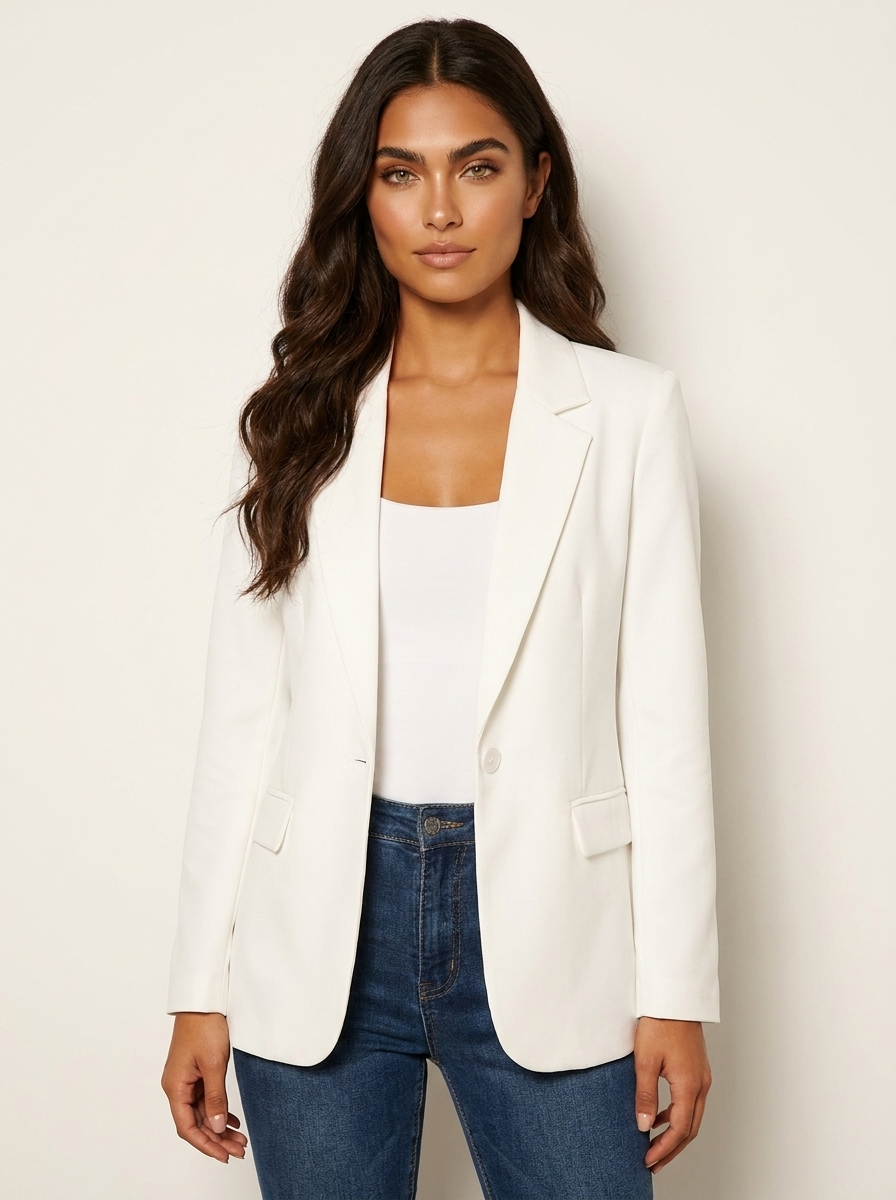 Getailleerde blazer met vrouwelijk silhouet voor dames in wit