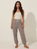 Getailleerde pantalon met stretch in khaki