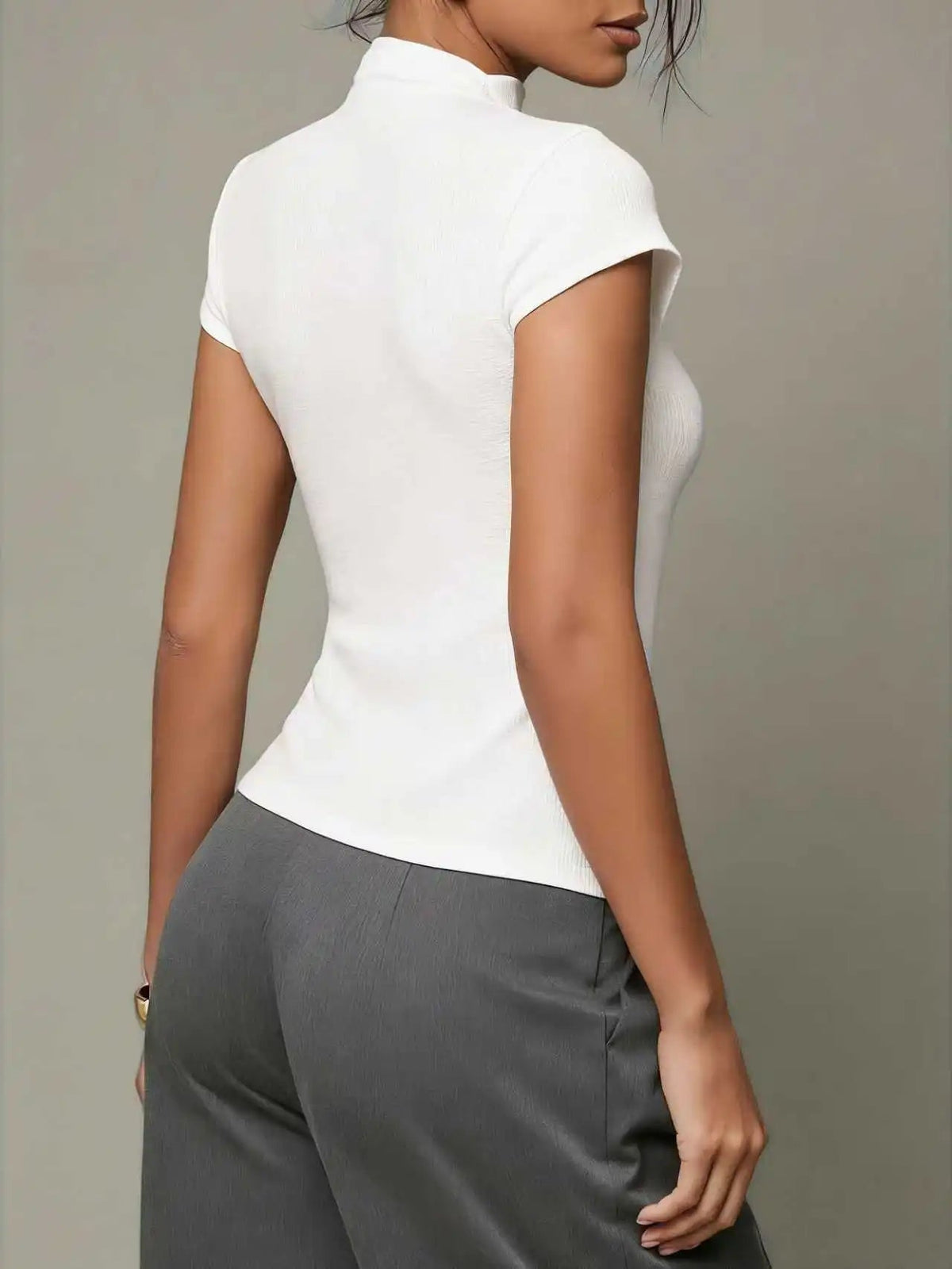 Getailleerde top met button-up sluiting voor dames