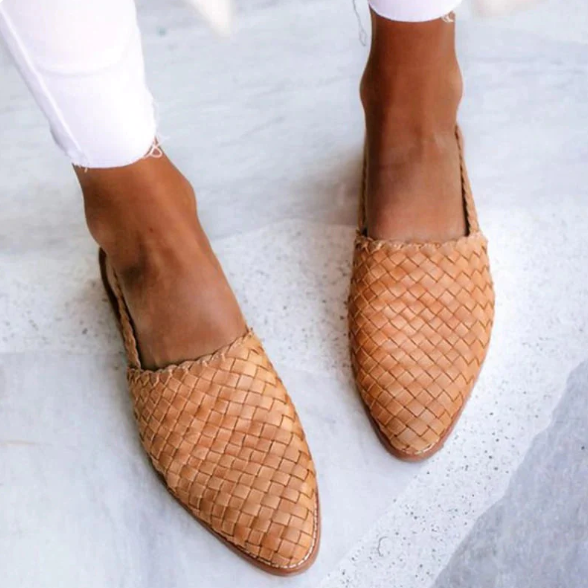 Gevlochten slingback ballerina's met puntige neus in koffie