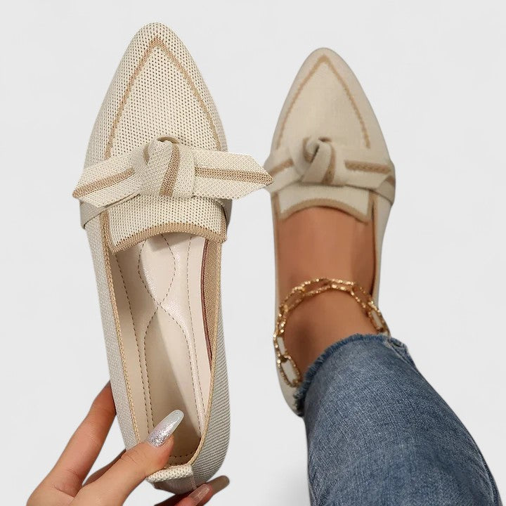 Instappers met strikdetail en puntige neus voor dames in beige