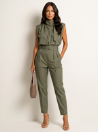 Mouwloze jumpsuit met hoge hals en tailleband voor dames in olijfgroen