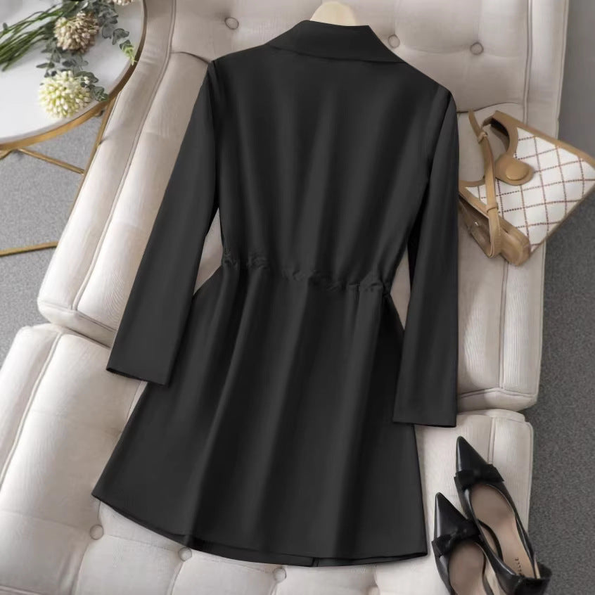 Korte blazer met trekkoord in de taille voor dames