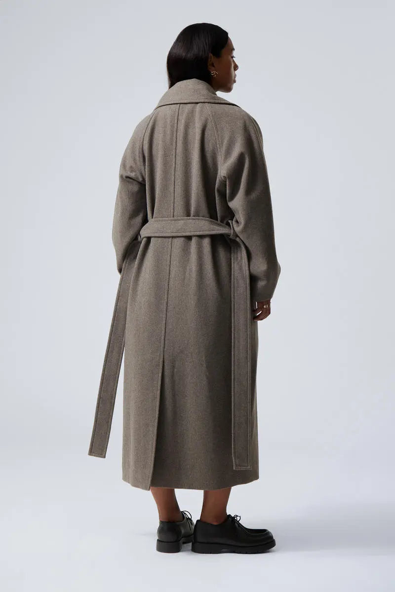 Lange oversized jas met brede revers en knoopsluiting voor dames
