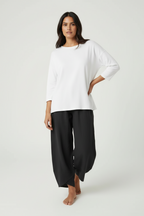 Licht ingekorte broek met stretch in zwart