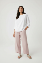 Licht ingekorte broek met stretch in roze