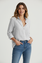 Linnen blouse met klassieke kraag in grijs
