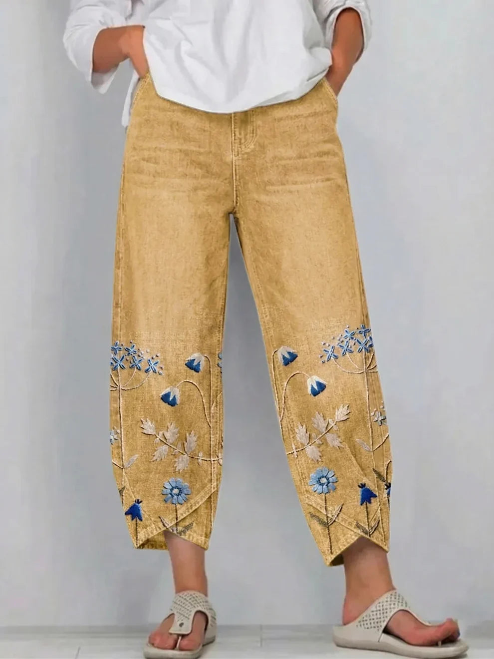 Losvallende broek met bloemenprint en enkellengte voor dames in geel