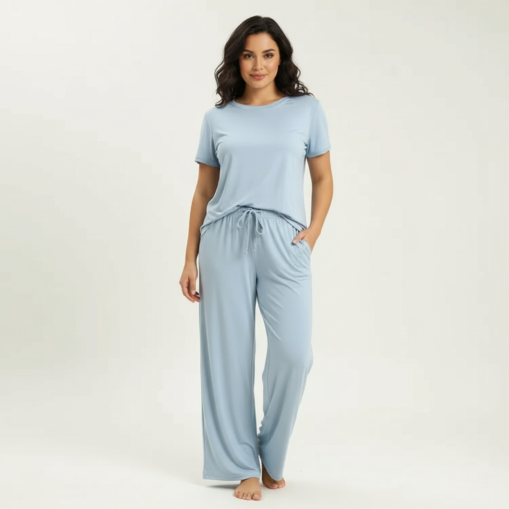 Loungeset met T-shirt en relaxte broek voor dames in lichtblauw