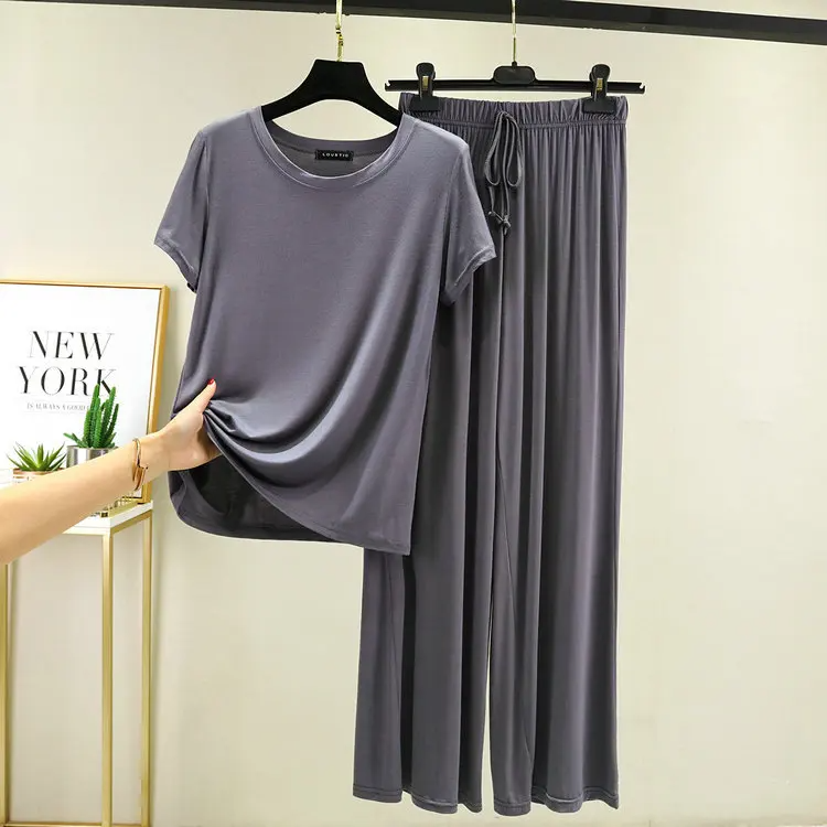 Loungeset met T-shirt en relaxte broek voor dames