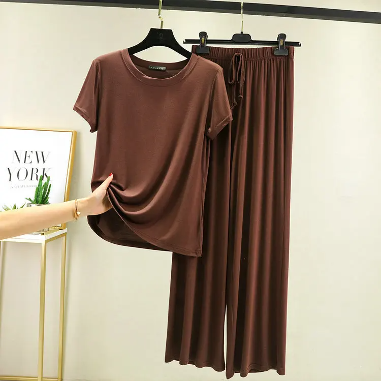 Loungeset met T-shirt en relaxte broek voor dames