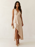 Maxi jurk met V-hals en asymmetrische rok voor dames in beige