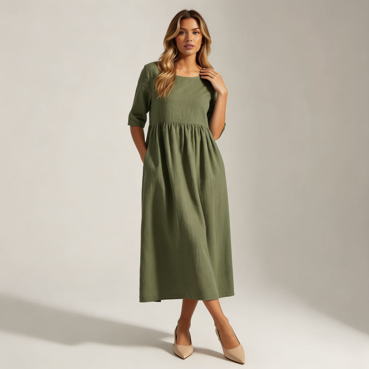 Midi jurk met ronde hals en halve mouwen in groen